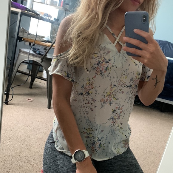 Flower blouse cream light colors size Xs - Picture 4 of 6